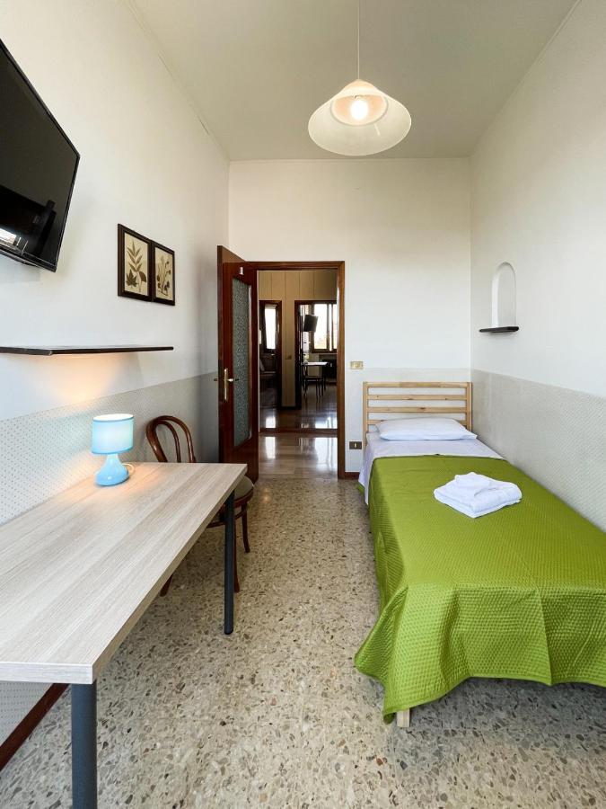 Casa Gramsci - Affitti Brevi Italia Hotel โมดินา ภายนอก รูปภาพ