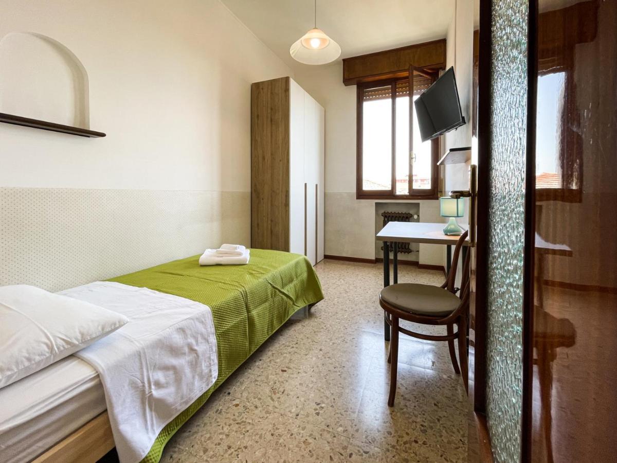 Casa Gramsci - Affitti Brevi Italia Hotel โมดินา ภายนอก รูปภาพ