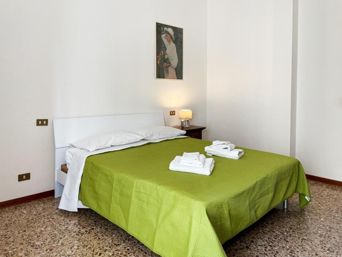 Casa Gramsci - Affitti Brevi Italia Hotel โมดินา ภายนอก รูปภาพ