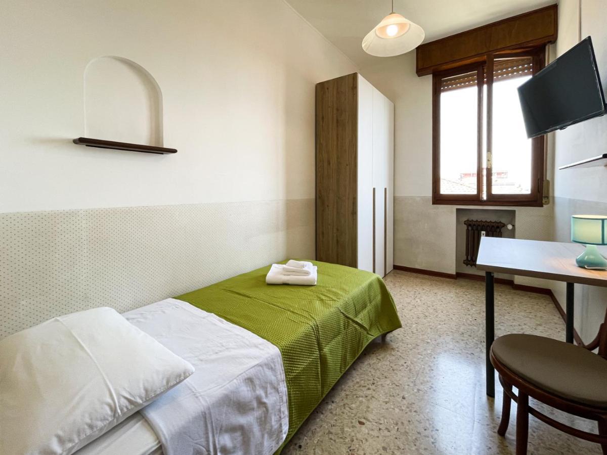 Casa Gramsci - Affitti Brevi Italia Hotel โมดินา ภายนอก รูปภาพ